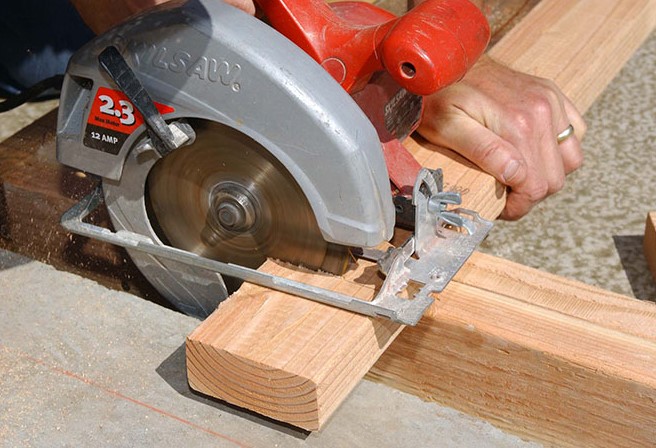 How To Rip A 2x4 With A Circular Saw