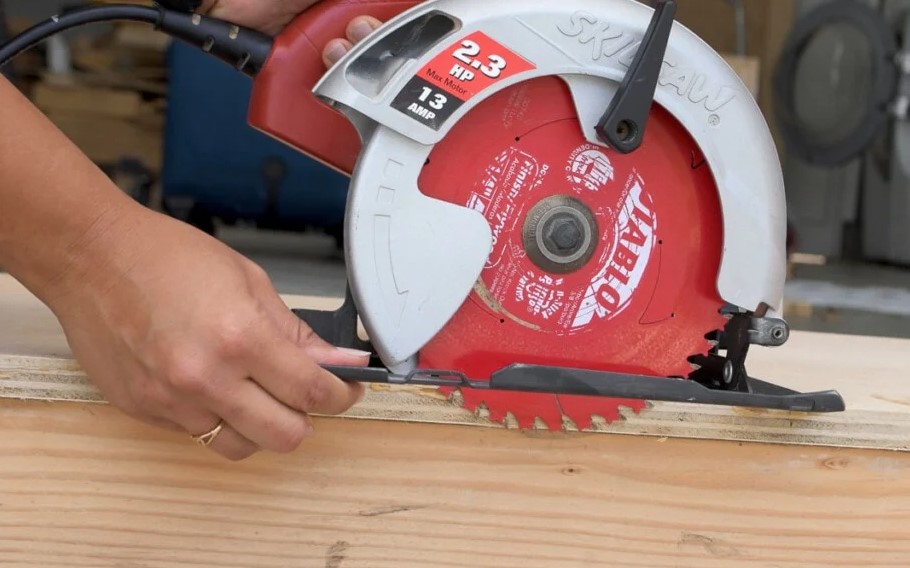 How To Use Circular Saw Without Table